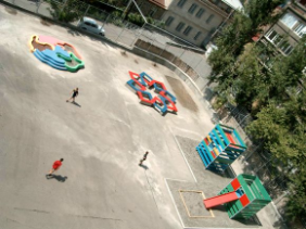 Playgrounds & Toys at John Kirakossian School, Yerevan, Armenia, 2003.
Playgrounds by Stefano Boccalini, Andreas Angelidakis and Fabrice Gygi (from left to right)