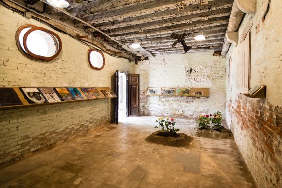 Anna Boghiguian, Ani, 2015. Installation view, Mekhitarist Monastery of San Lazzaro degli Armeni, Venice at ARMENITY/HAYOUTIOUN, 2015.
National Pavilion of the Republic of Armenia at the 56th International Art Exhibition, La Biennale di Venezia. Golden Lion for Best National Pavilion
Courtesy the artist and Sfeir- Semler Gallery, Hamburg-Beirut. Photo © Piero Demo