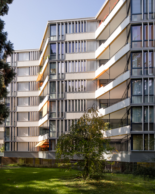 GE Genève, immeuble locatif Miremont-le-Crêt : les architectes Philippe Meier et Oleg Calame ont choisi de conserver les éléments en béton et les façades en aluminium d’origine ; les surfaces externes des fenêtres sont nouvelles (photo : yves-andre-ch).