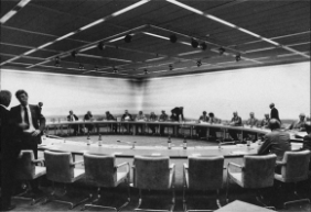 Hans Eichenberger, salle du Conseil de la Banque nationale suisse, 1981 © Hans Eichenberger, Herrenschwanden ( courtesy Design Center Langenthal, Hans Eichenberger )