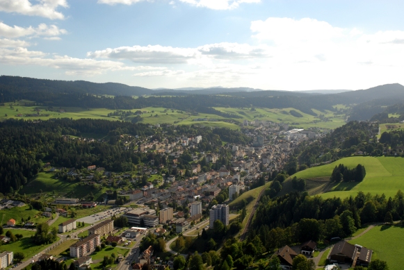 Vue aérienne du Locle © Villes de La Chaux-de-Fonds et du Locle, Aline Henchoz