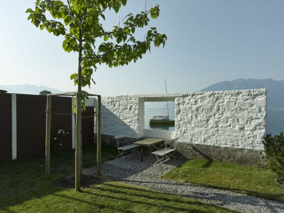 Petite villa au bord du lac Léman, Corseaux © Luca Delachaux