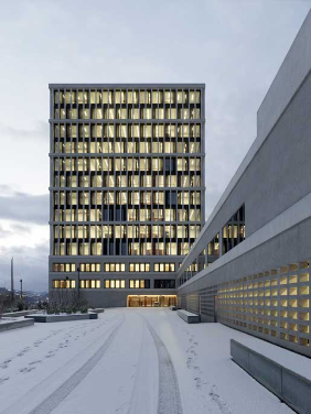 Staufer & Hasler, Bundesverwaltungsgericht, St. Gallen Fassade Zugangsseite bei Nacht, Baujahr 2012, Photo: Roland Bernath