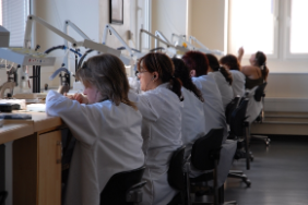 Atelier d’horlogers à La Chaux-de-Fonds © Villes de La Chaux-de-Fonds et du Locle, Aline Henchoz