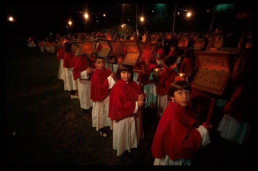 Venerdì Santo: bambini con i «trasparenti» © Adriano Heitmann