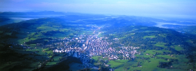 Vue aérienne de La Chaux-de-Fonds et du Locle © Gérard Benoit à la Guillaume